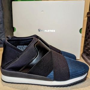 open box fabletics x demi lovato sneakers US size 7 women